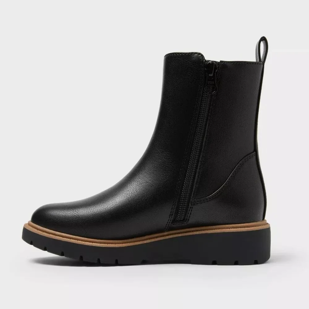 NEW Art Class Kids' Laurel Chelsea Boots - Black